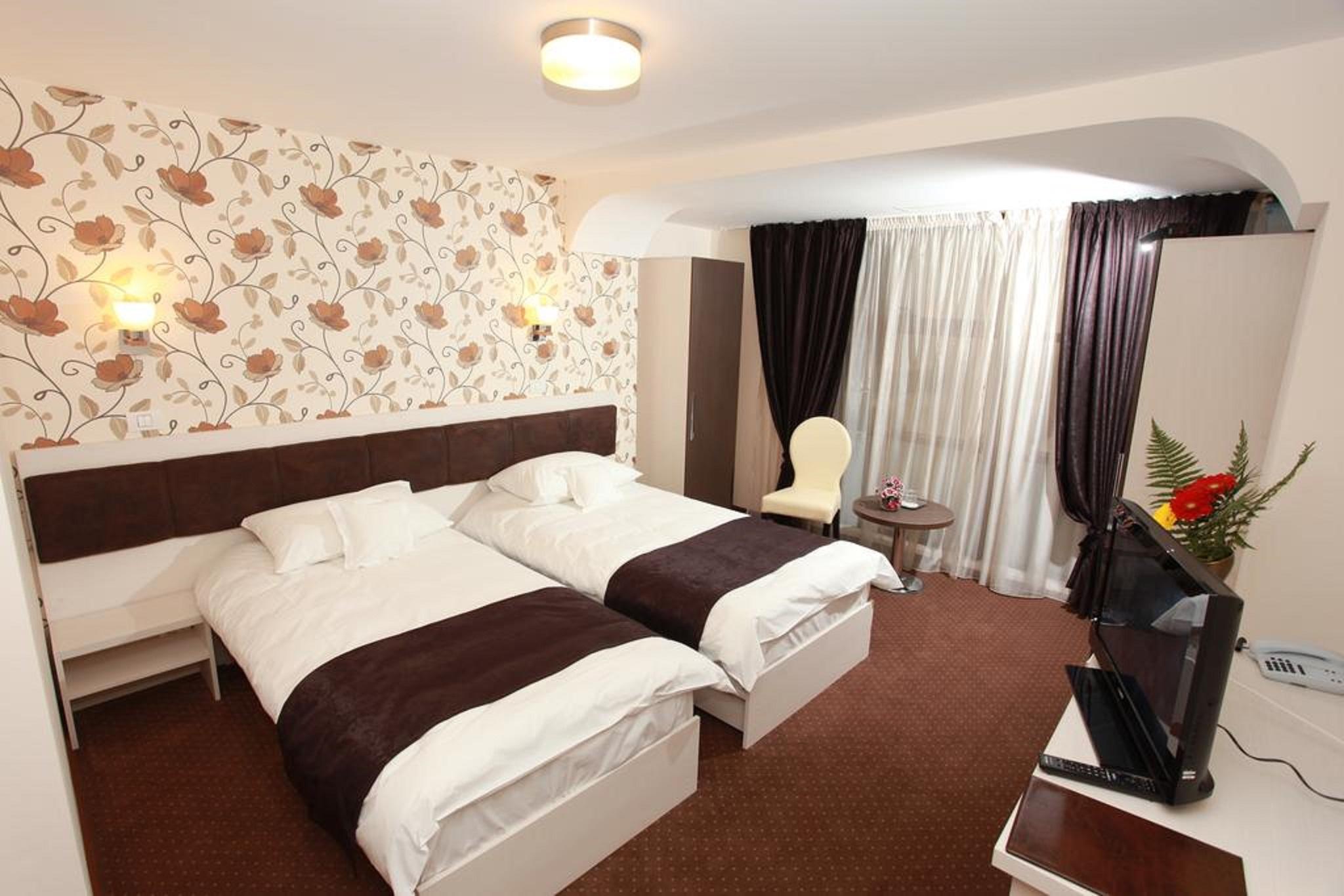 West Plaza Hotel Boekarest Buitenkant foto
