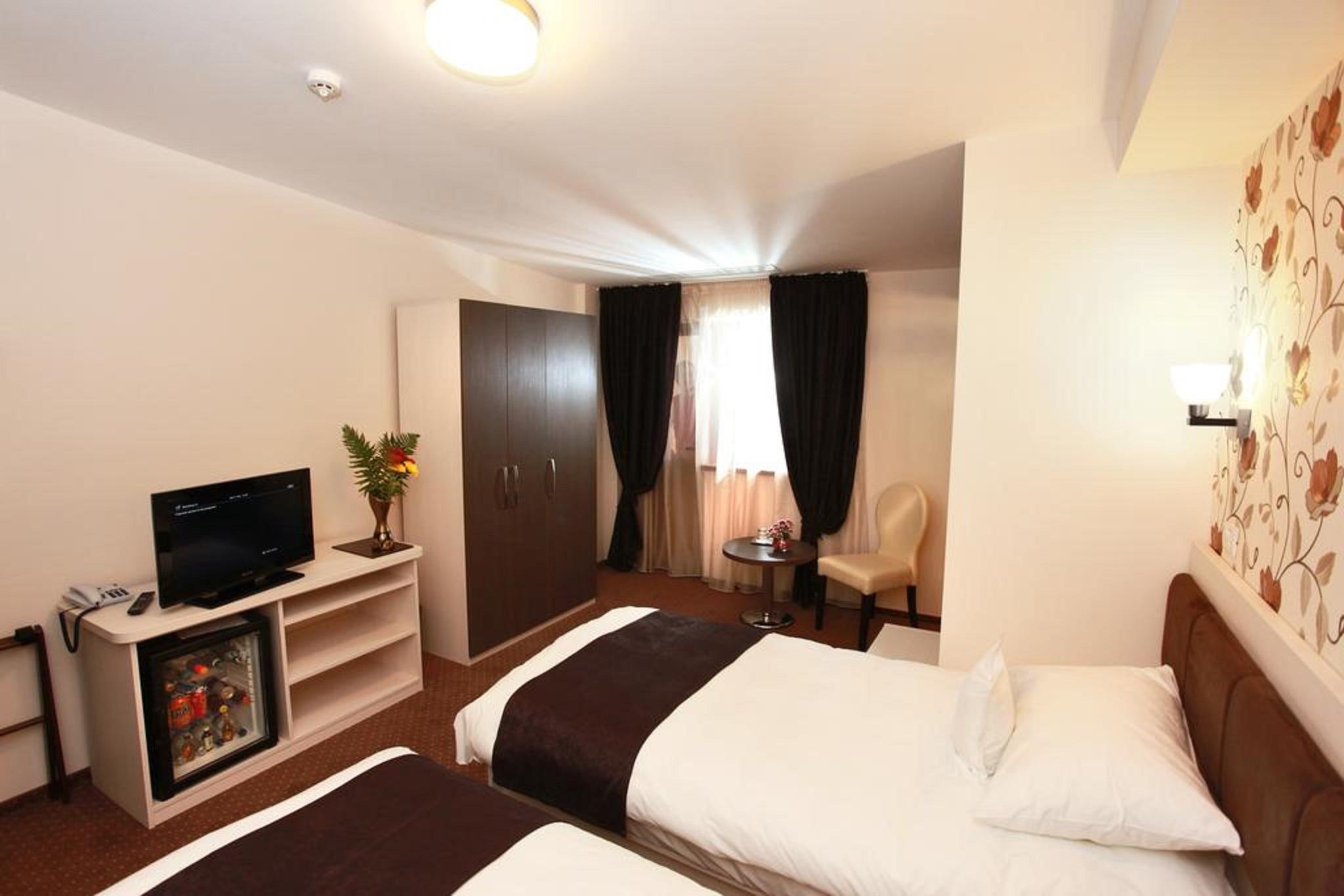 West Plaza Hotel Boekarest Buitenkant foto
