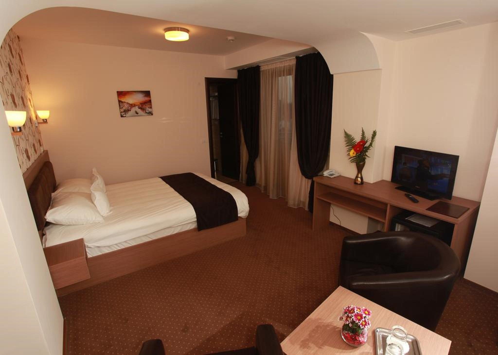 West Plaza Hotel Boekarest Buitenkant foto