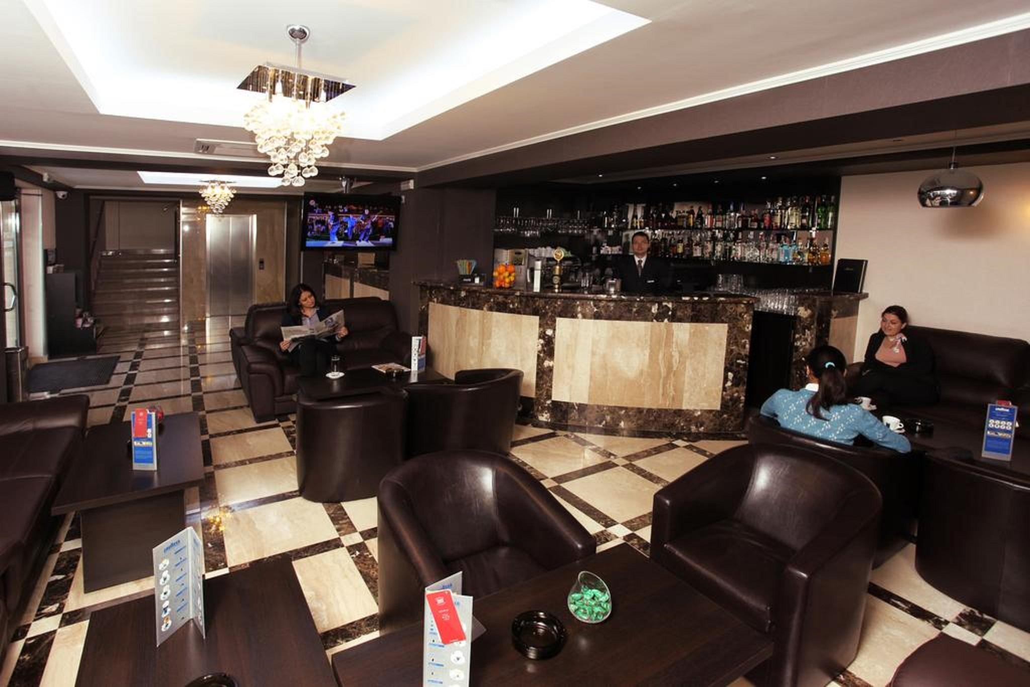 West Plaza Hotel Boekarest Buitenkant foto