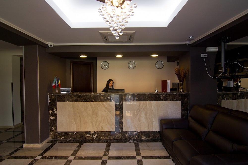 West Plaza Hotel Boekarest Buitenkant foto