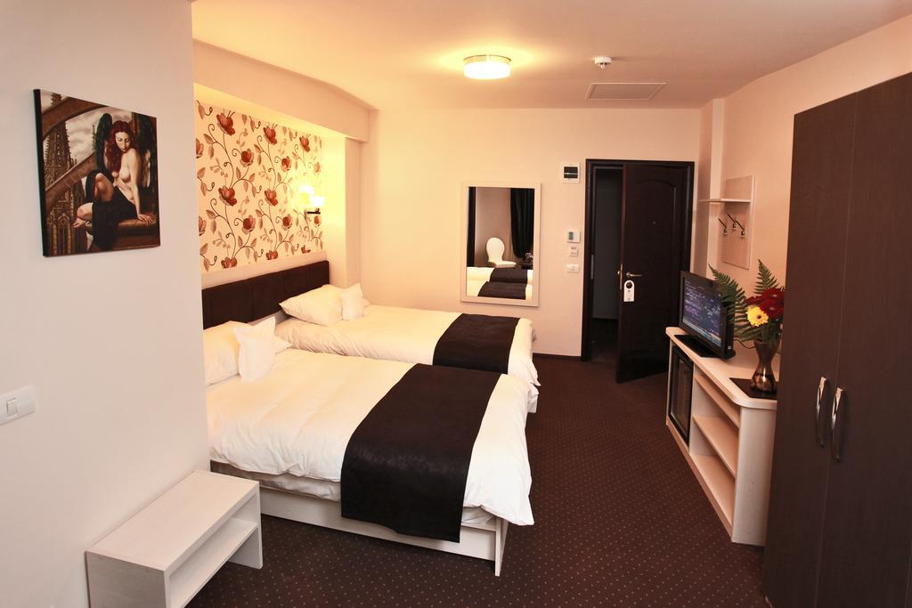 West Plaza Hotel Boekarest Buitenkant foto