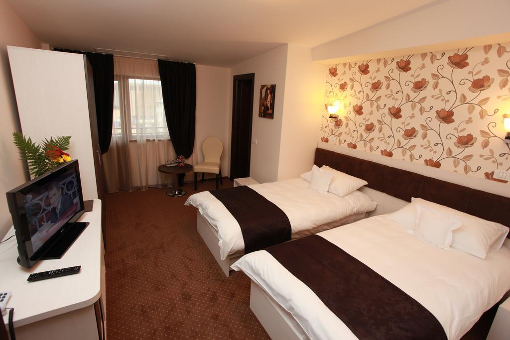 West Plaza Hotel Boekarest Buitenkant foto